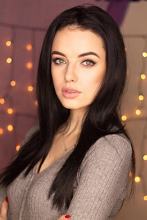 Date ukraine women anastasiya from cherkasy with Black hair age 25