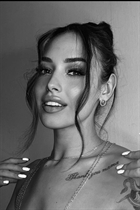 london mariée aleksandra avec Brunette cheveux, âge 26 photo-8