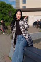 Single ukrainian lady oksana from dresden with Dark Brown hair age 47 photo-2