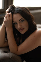 Single Ukrainian lady inna from toronto with Black hair age 38 photo-5