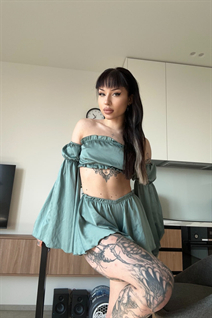 Ukrainian bride anna from khmelnitsky with Black hair age 22