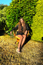 Dating a german woman karyna from bremen with Light Brown hair 25 years old photo-1