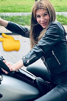 Dating a ukrainian woman diana from kiev with Black hair age 41 photo-16