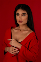 Ukrainian woman alyona from kiev with Black hair age 25 photo-6