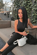 Fille allemande julia de witenberg avec Noirs cheveux 30 ans photo-1