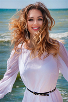 Dating a ukrainian woman olena from kiev with Blonde hair age 40 photo-15