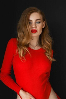 Russian bride online natalya from kharkov with Light Brown hair age 21