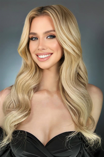 Jolie fille ukrainienne krystyna de kyiv avec Blond cheveux, âge 21