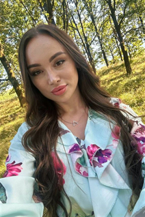 Gorgeous Ukrainian bride diana from tyachiv with Dark Brown hair age 30