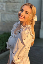 mobile mariée sabina avec Blond cheveux, âge 34 photo-17