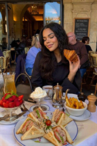 Brazilian single woman tais from sao paulo with Black hair 28 years old photo-8