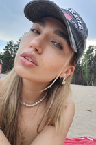 Ukrainian beauty alena from kyiv with Light Brown hair age 38 photo-2