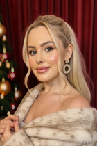 Single ukrainian girl viktoria from nikolaev with Blonde hair age 28 photo-18