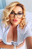 Romanian girl karina from bucharest with Blonde hair 38 years old photo-2