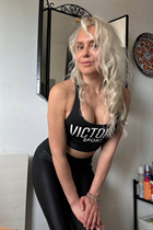 Ukrainian woman for dating viktoriia from kharkiv with Blonde hair age 53 photo-24