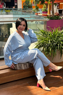 almaty mariée mayra avec Noirs cheveux, âge 49