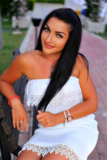 Single Ukrainian lady lilia from kharkov with Dark Brown hair age 30