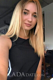 Single women in ukraine veronika from cherkassy with Light Brown hair age 22