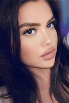 Pretty girl valeria from madrid with Dark Brown hair age 19 photo-13