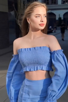 Pretty girl nadia from miami with Light Brown hair age 22 photo-2