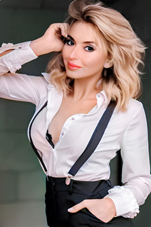 Pretty Ukrainian girl natalia from kiev with Blonde hair age 69