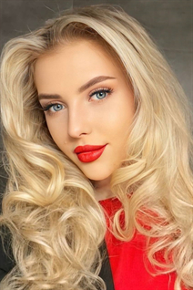 Girl from miami lana with Blonde hair age 22