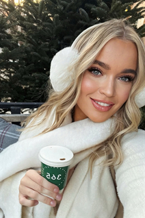 vienna bride kateryna with Blonde hair age 33