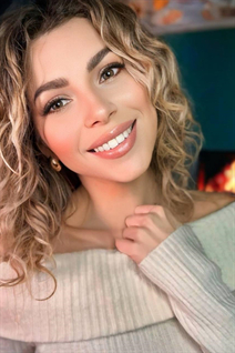 Dame d'Ukraine yulia de kiev avec Blond cheveux, âge 39