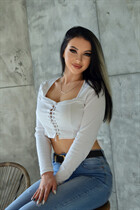 Meet Ukrainian girl veronika from nikolaev with Black hair age 24 photo-4