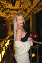 warsaw bride victoria with Blonde hair age 34 photo-6