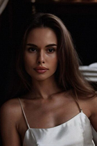 Date ukrainian yevheniia from kiev with Dark Brown hair age 25 photo-5