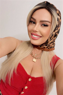 Bride from dubai alevtina with Blonde hair age 48