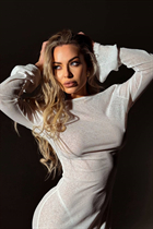 Single ukrainian lady krystyna from paris with Blonde hair age 31 photo-4