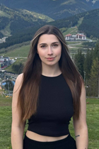 Dating a ukrainian woman valeriia from zaporozhye with Light Brown hair age 21 photo-3