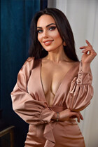 Russian single woman anna from kharkov with Dark Brown hair age 35