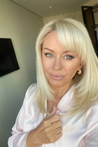 Femme parfaite elena de vienna avec Blond cheveux, âge 51 photo-7