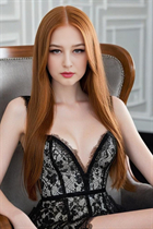 Hermosa mujer ucraniana oleksandra de nikolaev con pelo Rojo y edad 21 photo-1