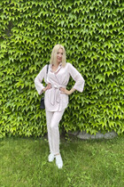 Dating a ukrainian woman nadezhda from kiev with Blonde hair age 56 photo-11