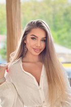 Romanian girl alexia from cluj-napoca with Light Brown hair 27 years old photo-2