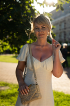 Single Ukrainian lady nelya from kiev with Blonde hair age 40 photo-1