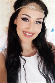 Femme ukrainienne pour le mariage elizaveta de odesa avec Noirs cheveux, âge 43