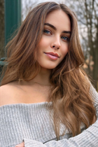 Dating a german girl varvara from berlin with Light Brown hair 20 years old photo-4