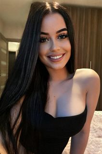 Ukrainian pretty girl nicole from kiev with Black hair age 25