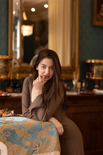 Belles femmes ukrainiennes lesia de odesa aux cheveux Brunette, age 22