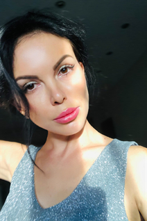 Perfect woman kateryna from rome with Black hair age 40