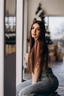 Ukrainian girl model anna from pervomaisk with Dark Brown hair age 22