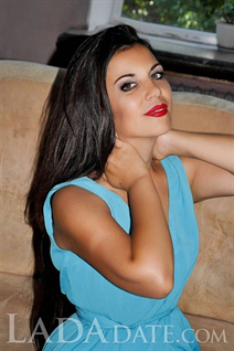 Russian women online inna from odessa with Dark Brown hair age 37