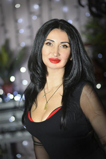 Ukriane bride nataliya from kharkov with Black hair age 43