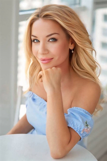 Fille ukrainienne oksana de kiev avec Blond cheveux, âge 45