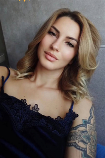 Esposa ucraniana irina de odessa con pelo Negro y edad 35